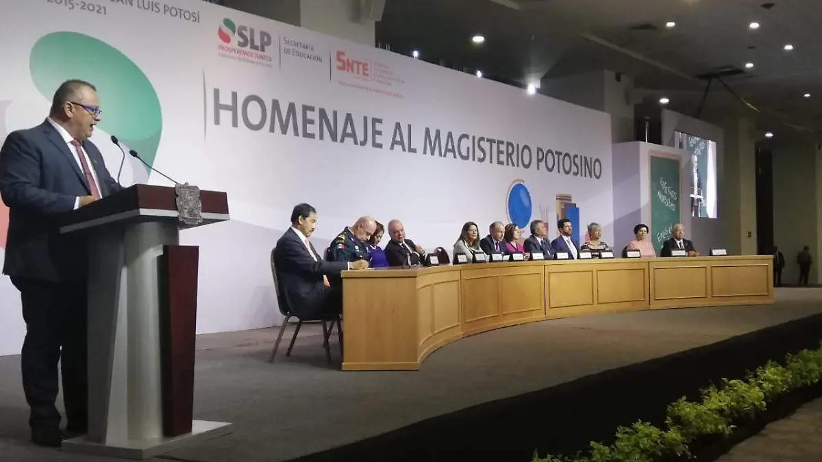 homenaje al magisterio